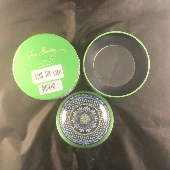 Vintage Very Bradley Retired Green Cupcakes Paperweight - Picture 8 of 8